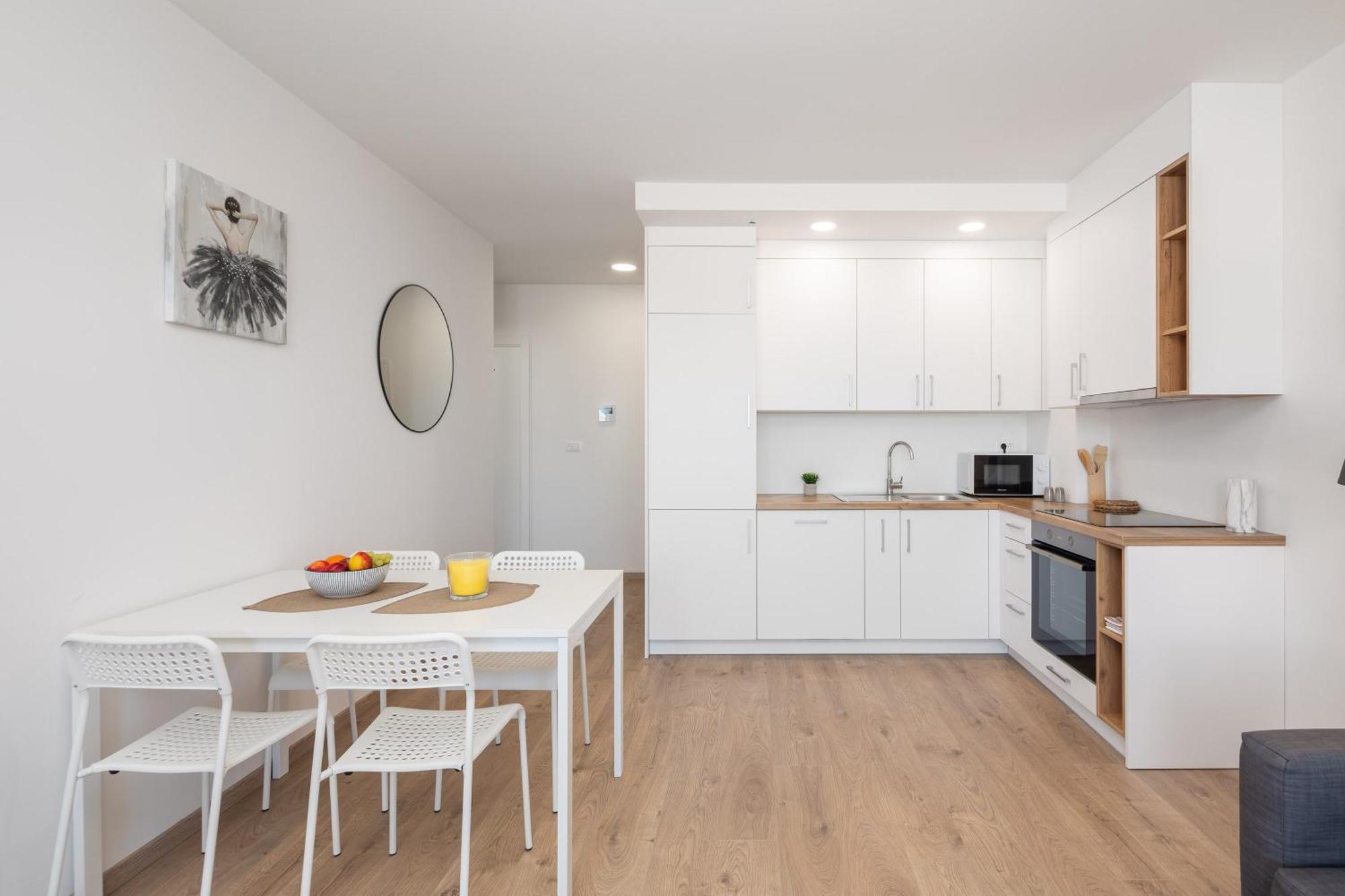 Apartment Adriatico - Sea View With Garage Makarska